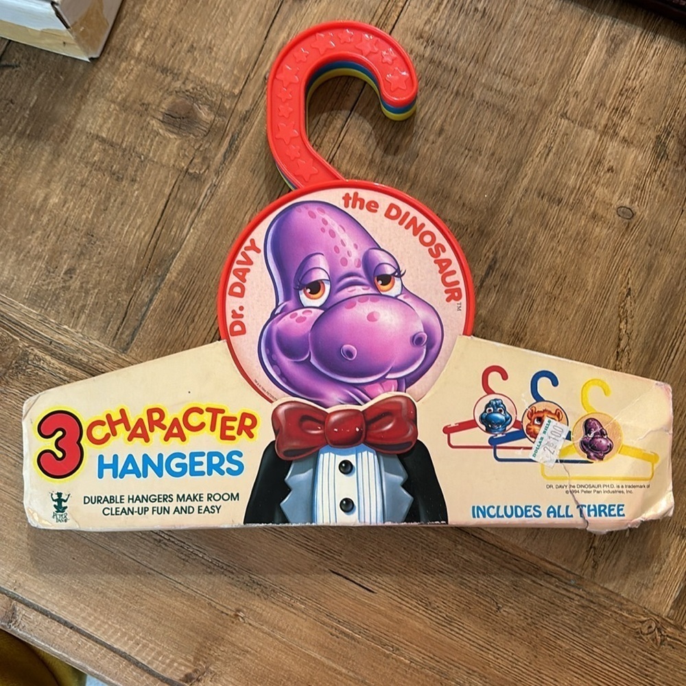 Vintage Y2K Kid’s Clothing Hanger Set. Cartoon Animal Characters 1994 12" NWT